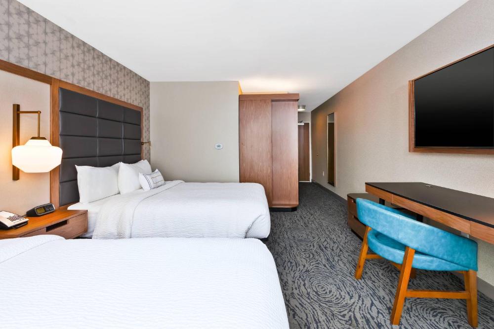 Two-Bedroom King Suite with Tub - Mobility Accessible interior
